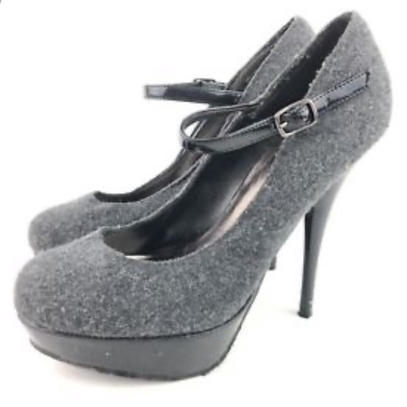 Candie's Shoes - Gray wool heels by Candie’s. Size 8 1/2